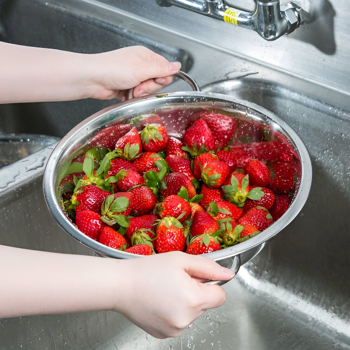 Colador Aleman Con Pedestal Acero Inoxidable 28 Cm