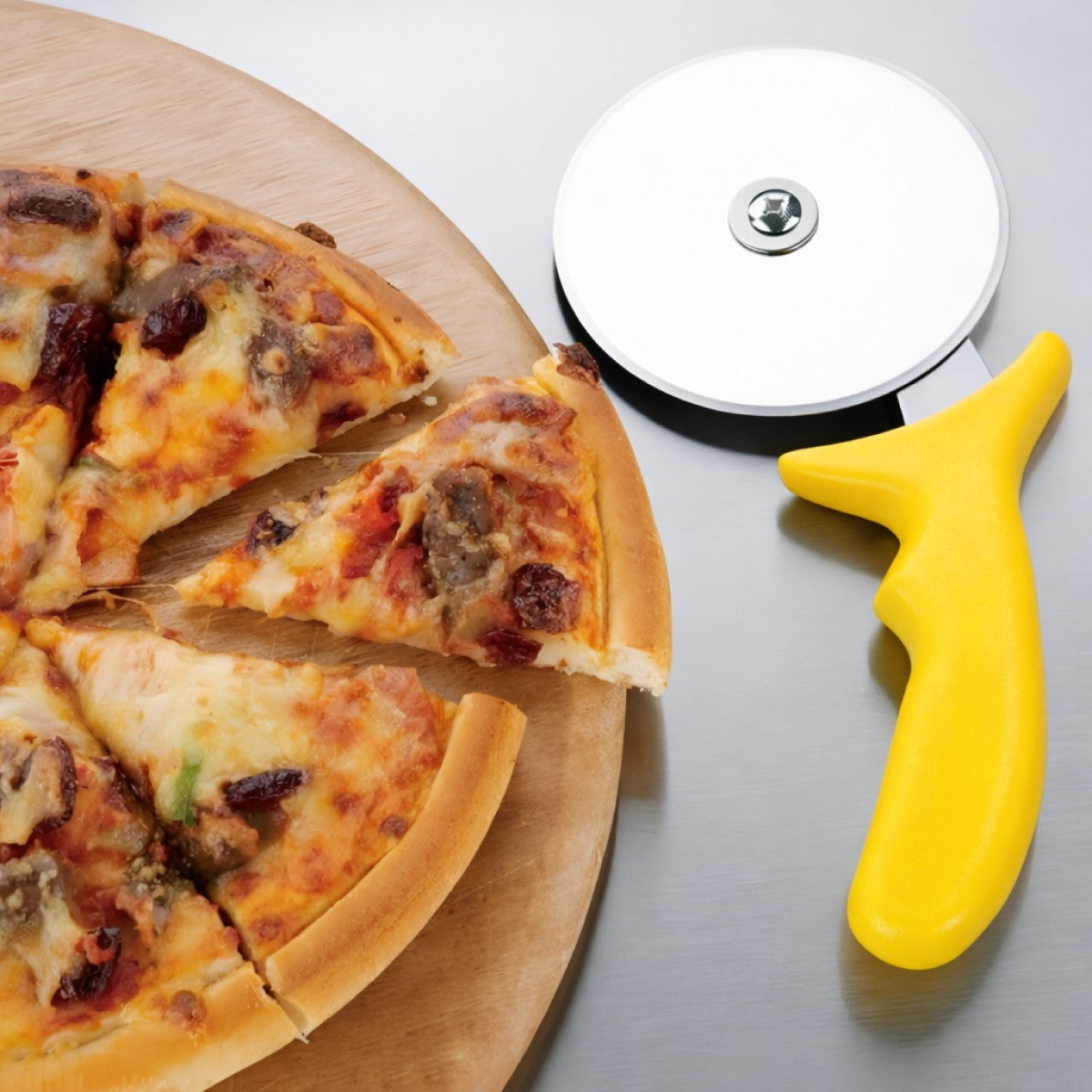 Cortador De Pizza 10 Cm Mango Amarillo