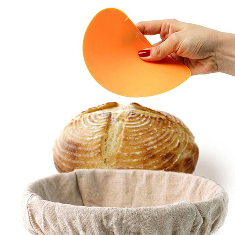 Raspador De Masa Plástico Curvo 16x10 Cm