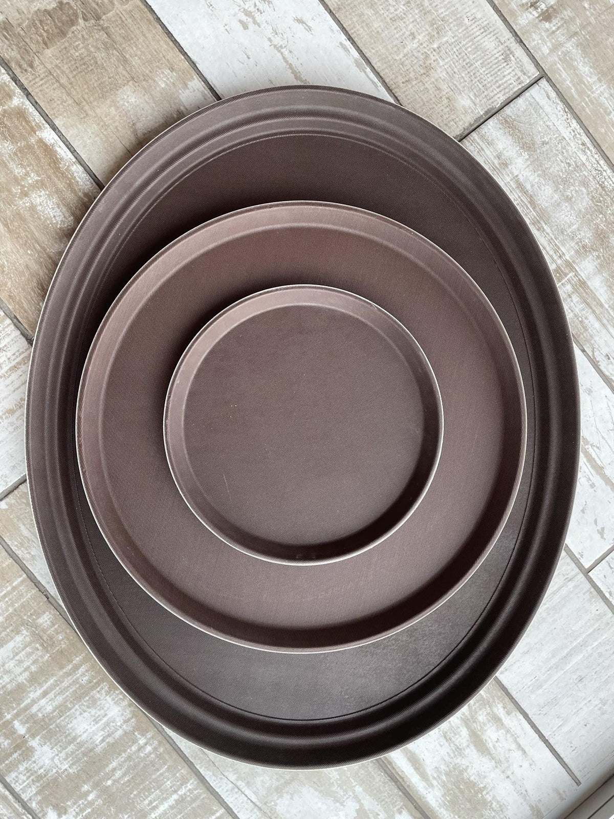Bandeja De Garzon Redonda Antideslizante 46Cm Cafe