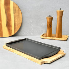 Plato / Bandeja Hierro Rectangular Con Base Madera 18X10.3X1.7 Cm