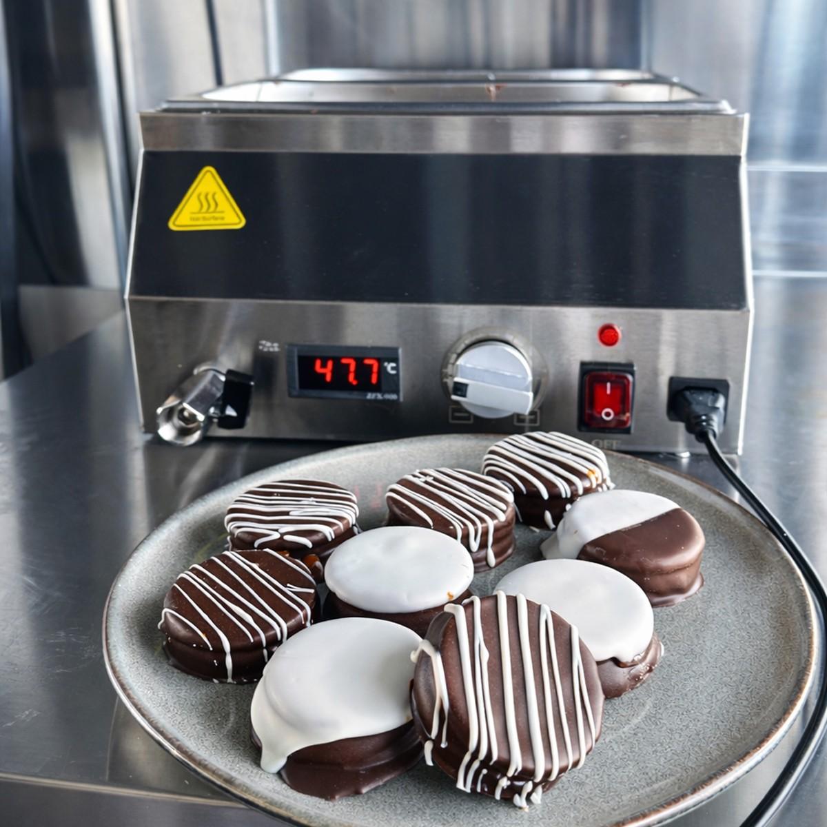 Maquina Para Derretir y Mantener Chocolate 1 X 2/3 GN